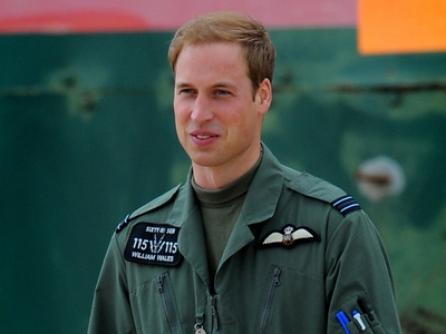 Prinţul William a terminat stagiul de formare ca pilot de elicopter de luptă