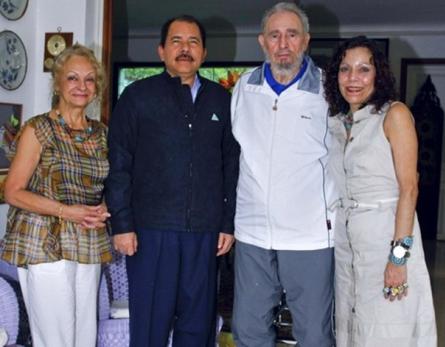 Fotografii inedite cu Fidel Castro, alături de partenera sa