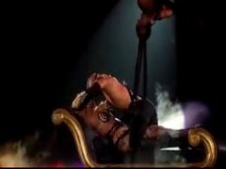 VIDEO: Britney Spears, spectacol acrobatic în timpul unui concert