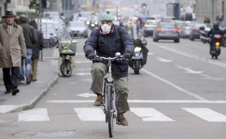 Alertă smog: Trafic închis la Milano, din cauza poluării
