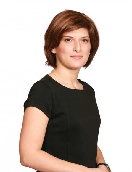 Alina Petrescu îi înlocuieşte pe Lucian Mîndruţă şi Sandra Stoicescu la Observator