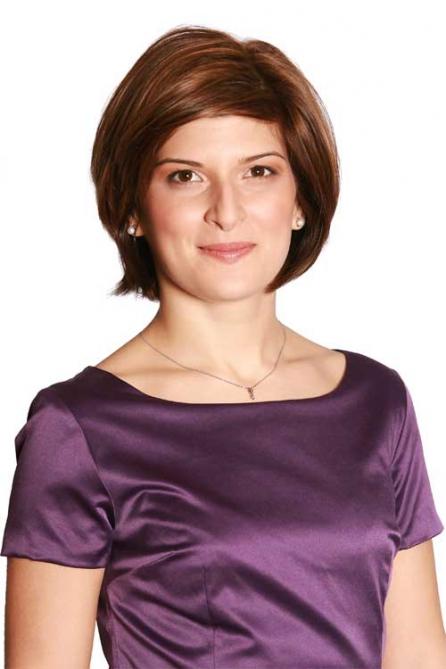  Alina Petrescu: "Violenţa şi mondenul trebuie îmbrăcate altfel"