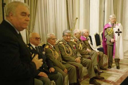Pensii militare: "Premierul batjocoreşte tradiţia de la Cuza"