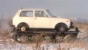 Soluţie rusească de iarnă: Maşina pe şenile