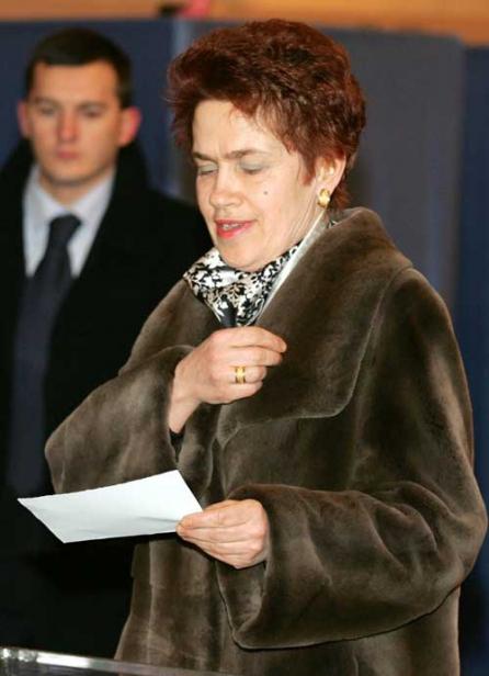 Prima Doamnă a Ucrainei, suflet caritabil şi look sovietic