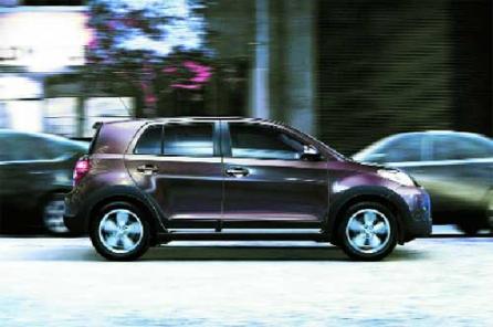 Toyota Urban Cruiser, ideală în oraş