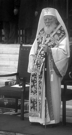 Patriarhul Teoctist între reînnoirea prin reflecţie şi Frontul Salvării Naţionale 