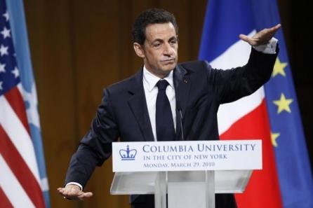 Sarkozy şi-a adus un pupitru personalizat în SUA pentru a nu părea prea scund