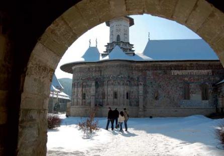 Hram de Paşti la Mănăstirea Suceviţa