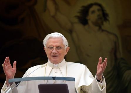 Militanţi ateişti marcanţi susţin arestarea Papei Benedict al XVI-lea