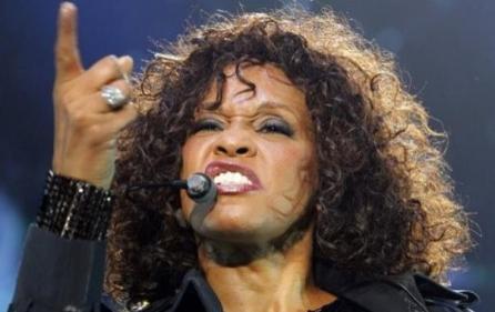 Whitney Houston, ironizată de presa britanică 