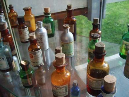 Octavian Coifan, un parfumier român la curtea Franţei 18393587