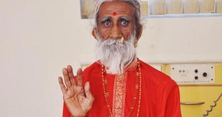 Un ascet hindus trăieşte fără hrană şi fără apă de 70 de ani