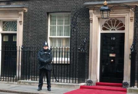 Trei pentru Downing Street