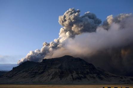 Norul de cenuşă vulcanică închide aeroporturi din Spania şi Portugalia
