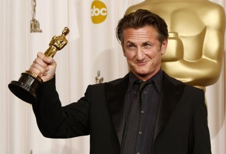 Sean Penn, condamnat pentru lovirea unui paparazzo