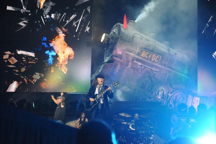 AC/DC la Milwakee 18395645