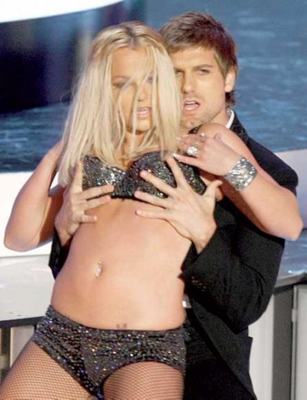 Britney intră la "congelator"