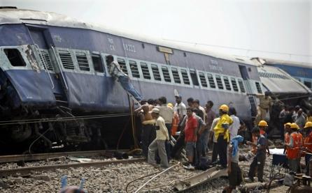 Grav accident feroviar în India: Cel puţin 65 de morţi şi 150 de răniţi