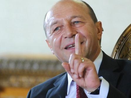 Traian Băsescu dă ordine Parlamentului 