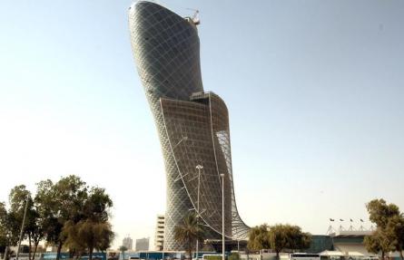 Capital Gate din Abu Dhabi, desemnat cel mai înclinat turn din lume