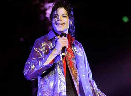 Tatăl lui Michael Jackson o acuză pe mama megastarului de moartea fiului lor