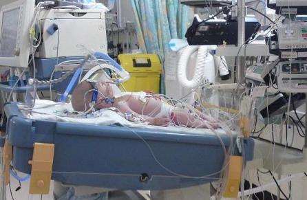 Medicii au "îngheţat" un bebeluş pentru a-i regla bătăile inimii