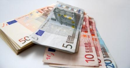 Euro atinge oficial un nou maxim istoric: 4,3523 lei