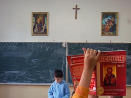Romania luptă, la CEDO, pentru prezenţa crucifixelor în şcoli