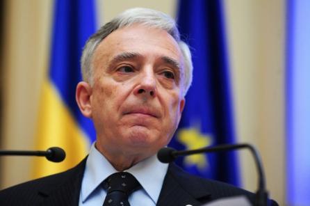 Isărescu nu exclude restricţii suplimentare pentru creditele în valută 