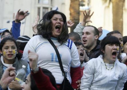 Uruguayenii sunt entuziaşti, germanii sunt dezamăgiţi