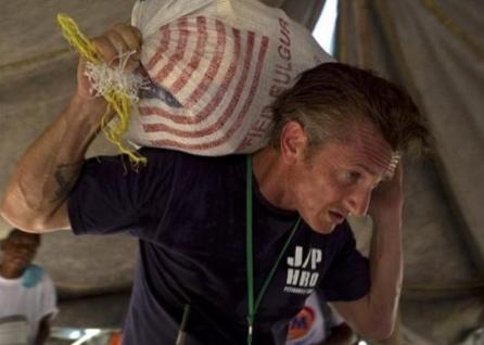 Sean Penn a construit o tabără pentru victimele cutremurului din Haiti
