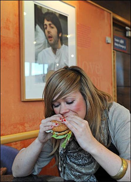 O fotografie, motiv de discordie între Paul McCartney şi McDonald's 