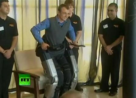 Un neo-zeelandez a primit prima pereche de picioare bionice