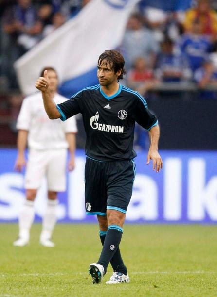 "Dublă" Raul pentru Schalke şi o execuţie fabuloasă (cu video)