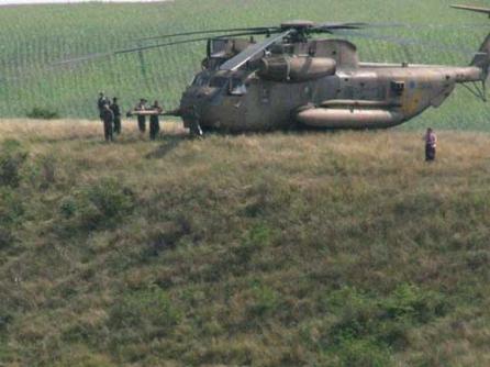 Două elicoptere israeliene au aterizat forţat în Argeş