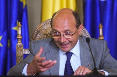 Băsescu, în 2004: "Voi fi un susţinător al Educaţiei"