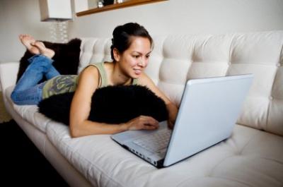 Persoanele care au internet la domiciliu au şanse mai mari de a-şi găsi un partener de viaţă