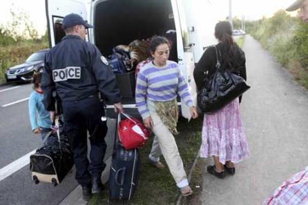 Expulzaţi din Hexagon, romii nu plănuiesc să stea prea mult prin România