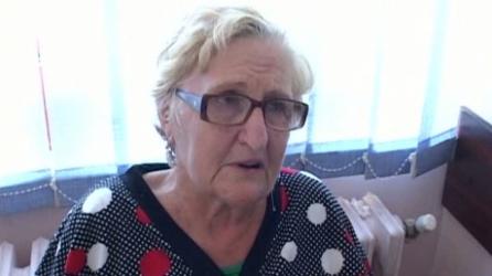 O bătrână operată, cu tuburile de dren ataşate, a fost abandonată de medici în autogara din Constanţa