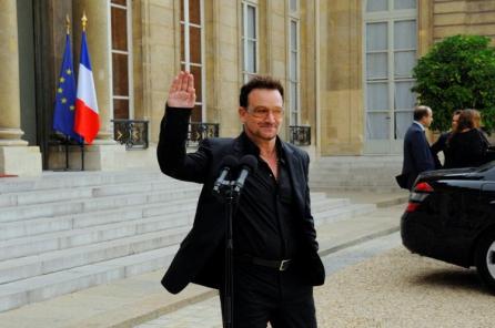 Bono îi apără pe ţigani