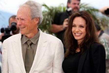 Clint Eastwood o sfătuieşte pe Angelina Jolie să se odihnească mai mult