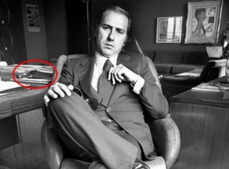 Fotografie inedită cu Berlusconi lângă un Magnum, în anii '70