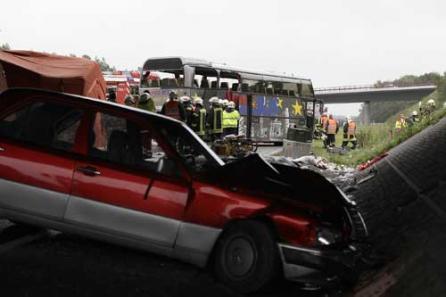 Cel puţin 12 morţi în Germania, într-un accident rutier