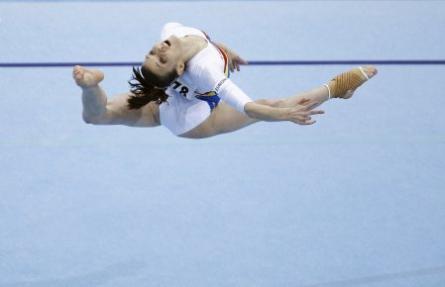 Gimnastică CM: România a ratat medalia în concursul feminin pe echipe