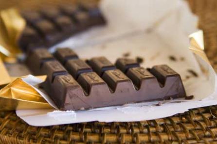 Ciocolata neagră scade colesterolul