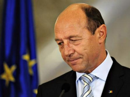Băsescu: O să îndrept gafa, nu voi promulga legile privind scăderea TVA şi neimpozitarea pensiilor