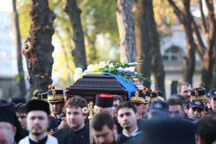 Adrian Păunescu, cimitirul Bellu