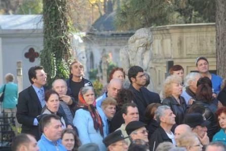 Adrian Păunescu, cimitirul Bellu 18410469