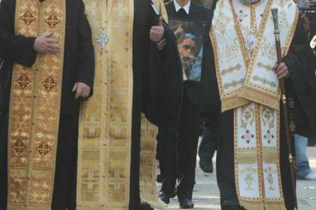 Adrian Păunescu, cimitirul Bellu 18410473